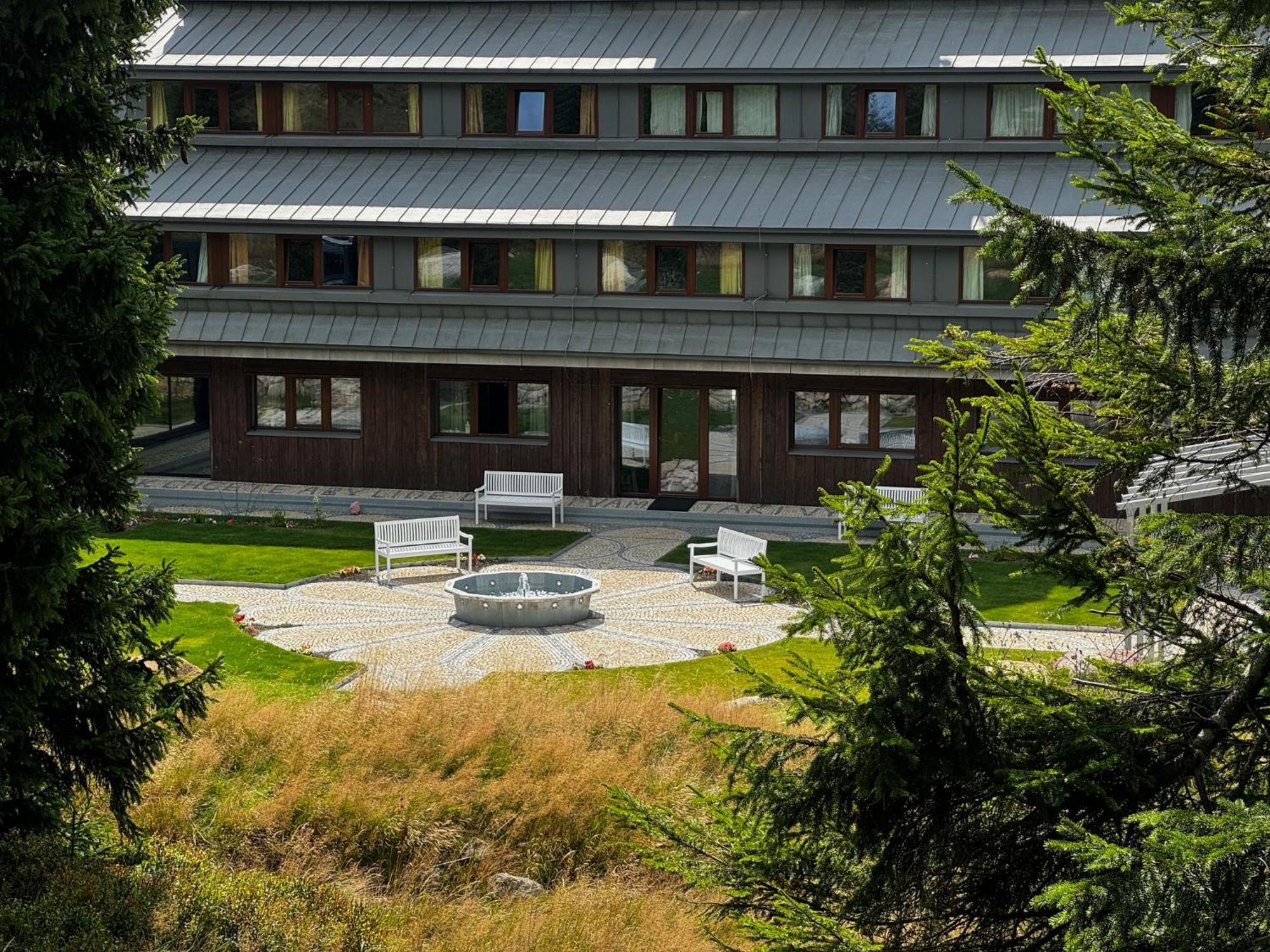 Erlebachova Bouda, Hotel - Resort Svaty Frantisek Шпіндлерув-Млин Екстер'єр фото