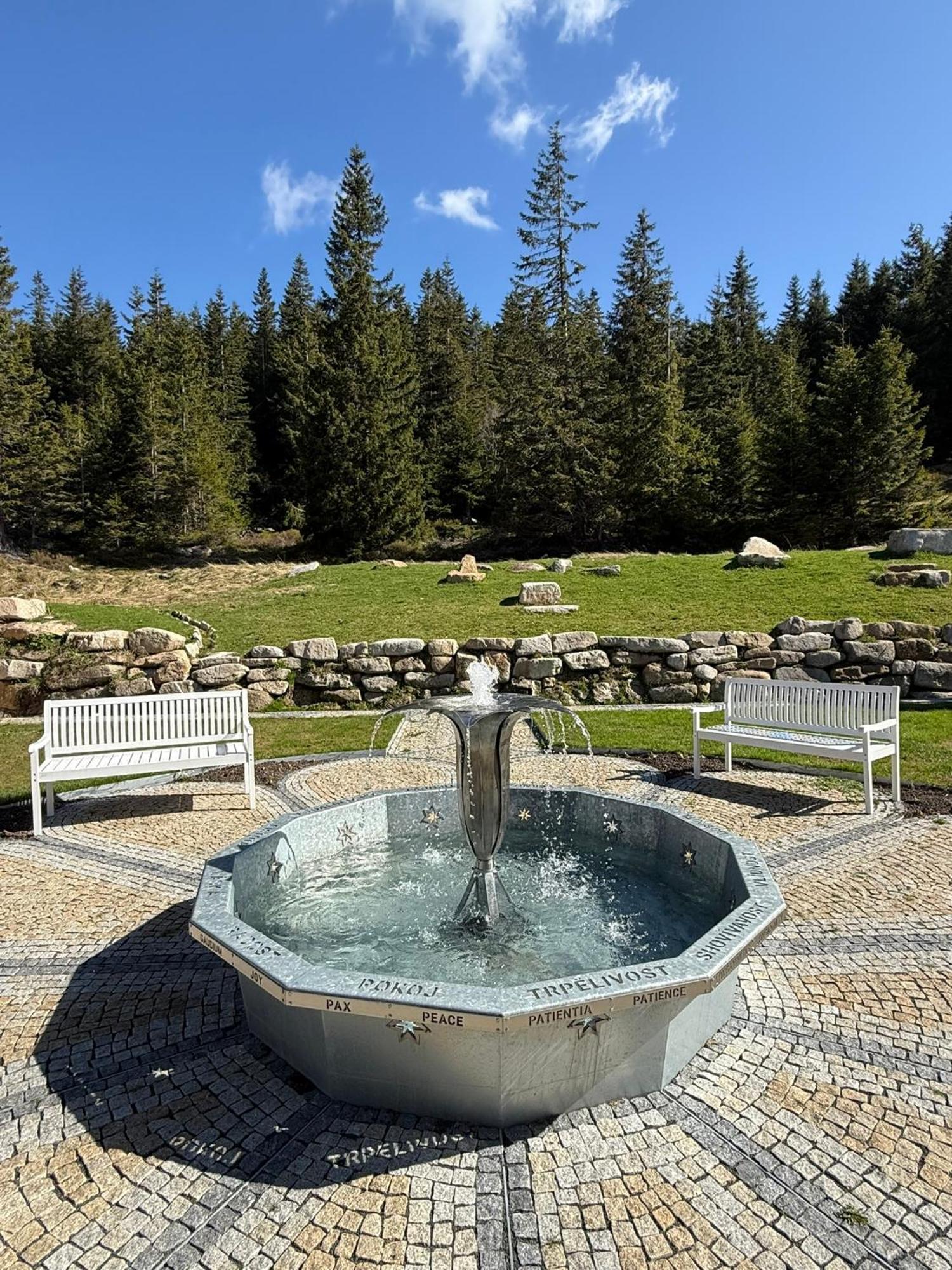 Erlebachova Bouda, Hotel - Resort Svaty Frantisek Шпіндлерув-Млин Екстер'єр фото